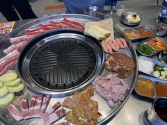 -哈哈碳都·牛肋条无限自助烤肉(台江万达店)