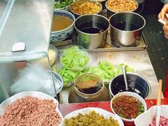 -八一路好吃街(雨田商务大厦店)