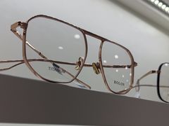 -翰佐蔡司小乐圆·依视路星趣控·暴龙眼镜折扣店
