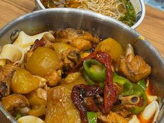 新疆大盘鸡-西部马华清真兰州牛肉面·烧烤夜市(关东店)