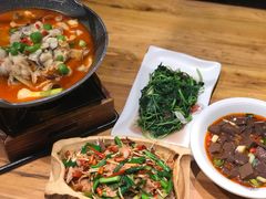 -老滇山寨•云南特色菜•地方菜•民族风情歌舞表演(金碧店)