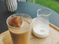 黑砖拿铁-dotcom coffee古点咖啡(致真大厦店)