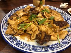 -壹阁胡羊焖饼(特色小吃街店)