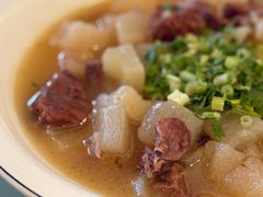 牛肉炖萝卜-月圆霖特色农家乐