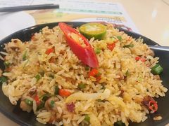 麻辣牛肉炒饭-来龙里 精致 东南亚餐室(万象城店)