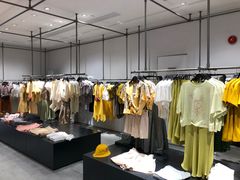 -URBAN REVIVO(欢乐海岸购物中心店)