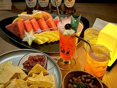 -FOUR PLAY BAR