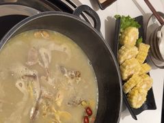 -汤宴·参须肚包鸡(南京路店)