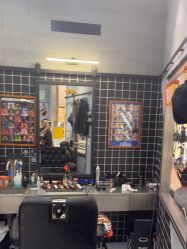 -Devilhands Barbershop男士理容店