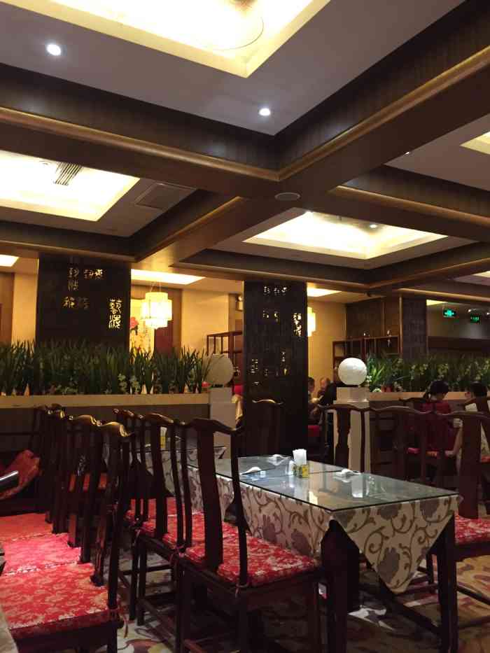 艺海贵宾楼(牡丹园店)-"朋友聚会去的,自助餐很棒,客房服务也很不.