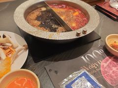 -牛YO寿喜烧·铁板烧和牛火锅自助(市府恒隆店)