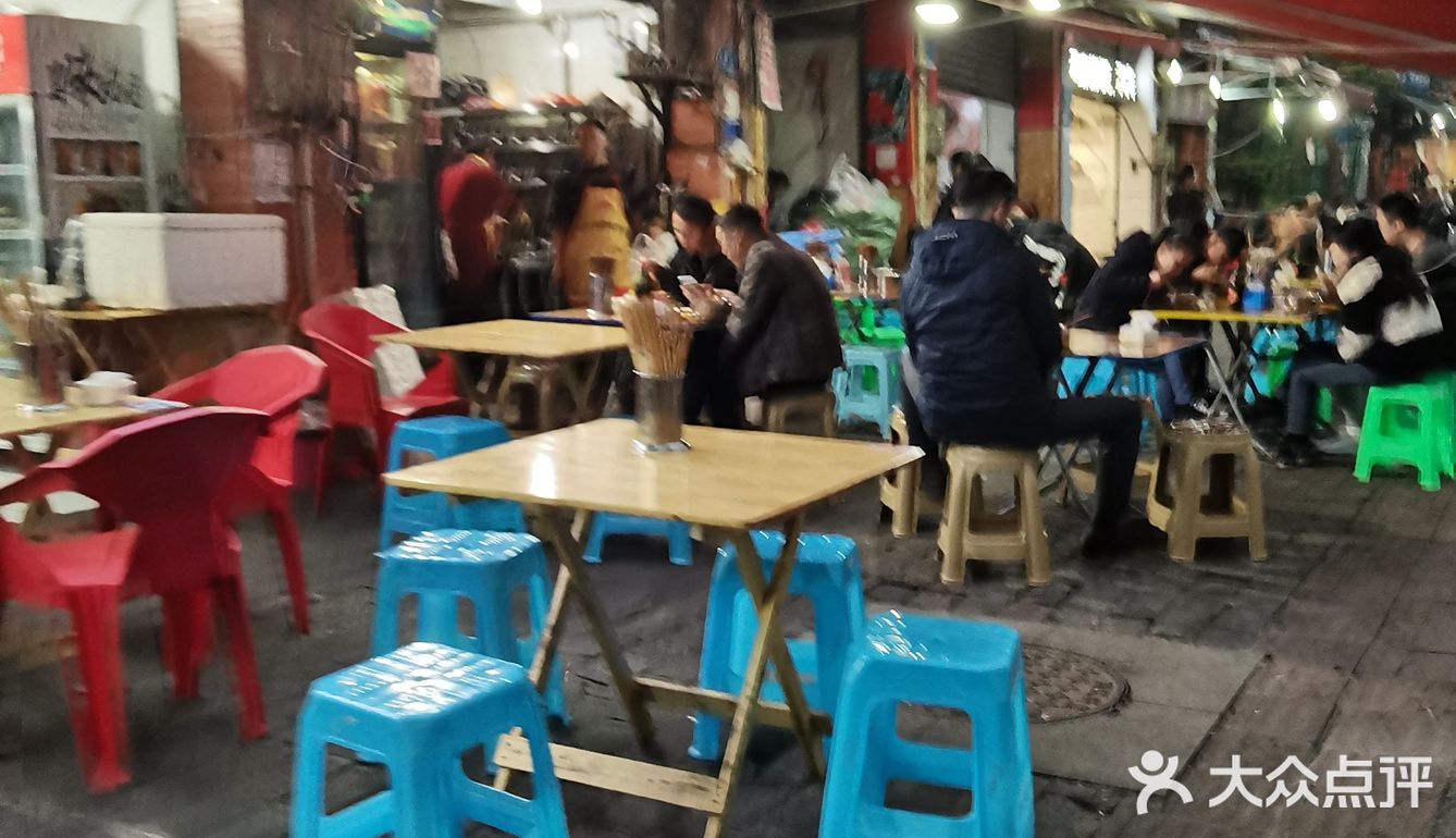 盆友推荐去吃了几次，感觉还可以，前几次去吃感觉很好吃