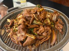 经典葱爆小羔羊肉-悦融·京鲁菜·露台花园(安定门店)