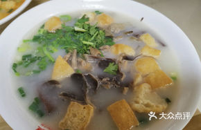 Old Duck Soup with Duck Blood and Noodles