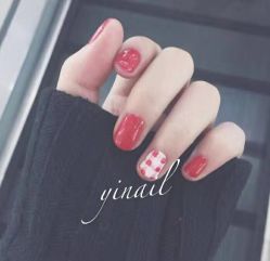 -逸日式美甲美睫工作室
