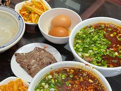 -牛一嘴·兰州牛肉面·大盘鸡(财富中心店)