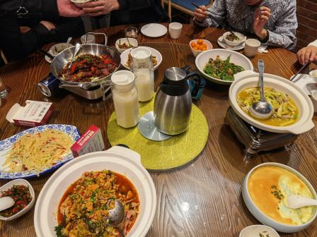 同事聚餐定在大嫂包厢9个人吃饭良心点评就是这家餐馆用的食材很一般