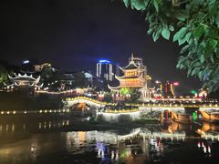 -鸿通城购物中心