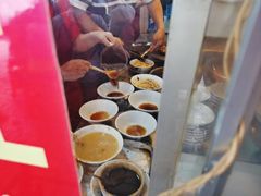 -松树干拌面店