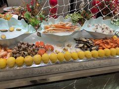 -广州万富希尔顿酒店·感趣自助餐厅·金秋蟹宴生蚝海鲜刺身