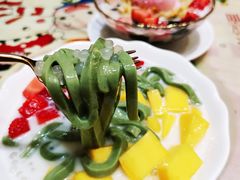 士多啤梨芒果绿茶拉面-甜心妈妈·榴莲星级糖水(北京路总店)