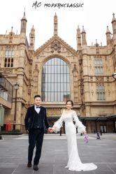 -现代经典婚纱摄影