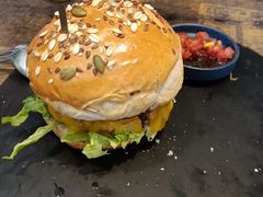 -HIGH FIVE哈福手工汉堡(桂林路店)