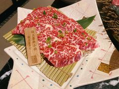 -山川小町·极番烧肉(新地假日广场店)