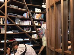 -钟书阁(松江泰晤士小镇店)