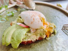 牛油果温泉蛋吐司-O'mills Sourdough Bakery&Bistro(永嘉路店)