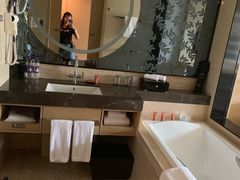 -广州花都皇冠假日酒店