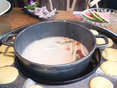 -三人行骨头王火锅(长寿店)