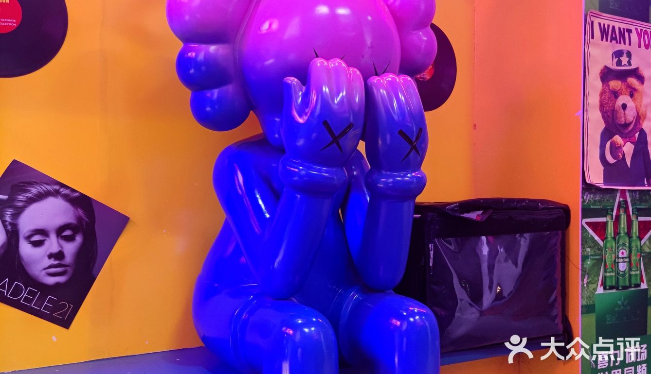 在古朴的小酒馆里，享受超级正宗的烧烤😋