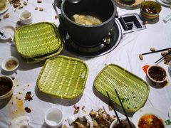 -鲁朗纳麦石锅鸡庄园