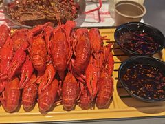 -肥肥虾庄·金牌油焖大虾(汉街SKP店)