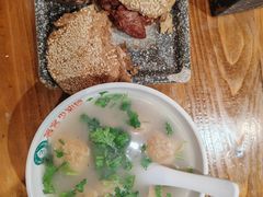 -老天桥酱肉烧饼夹肘子(天桥店)