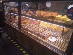 面包甜点陈列柜-卡吉诺动物奶油生日蛋糕(中原路店)