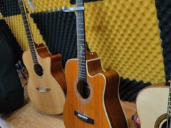 -八度音乐吉他教室(汉广店)