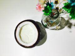 -志龙皇冠吃货椰子铺