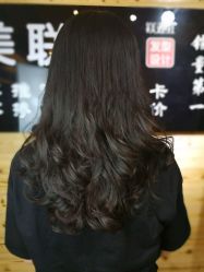 -镁连社·美联社