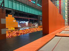 -极限PLAY运动娱乐新世界·团建派对表演休闲馆·室内高空游乐园