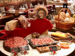 -恰餐厅及酒吧 CHAR Bar & Grill (北京丽都皇冠假日店)