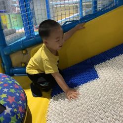 -反弹蹦床公园·亲子乐园·团建·派对(青岛融创茂店)