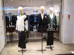 -URBAN REVIVO(上海中庚漫游城店)