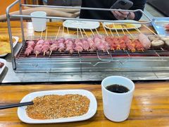 -哈尔滨小酒馆·鲜肉现穿自助烧烤(康新花园店)