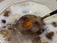 牛奶芋圆桃胶雪燕-党公糖水铺(鹭江店)
