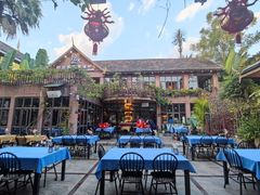 -拾光音乐餐酒吧(告庄星光夜市店)