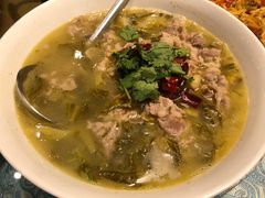 酸汤肥牛-巴扎美食·新疆菜·西域歌舞表演餐厅(新疆大厦店)