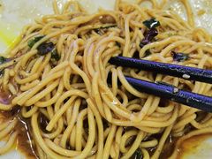 -渝之汇牛肉豌杂面
