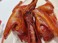 玻璃脆皮乳鸽皇-新雅粤菜馆(南京东路店)